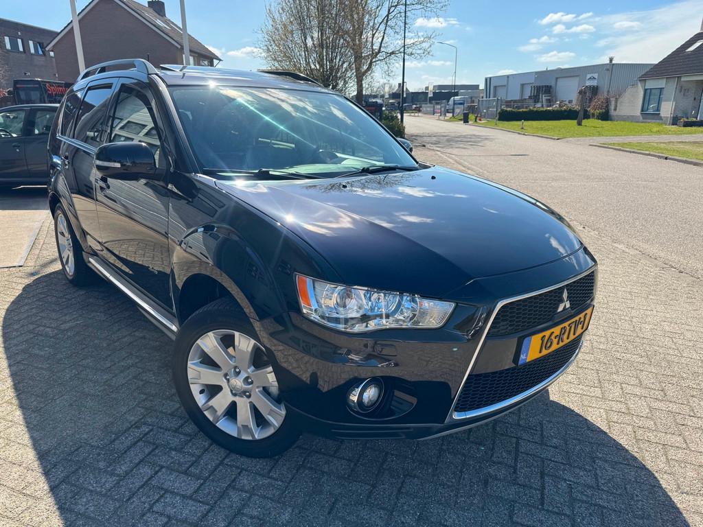 Mitsubishi Outlander 2.4 Instyle AUTOMAAT,Schuifdak,Camera, Automaat, Euro 5, 4 cilinders, 7 stoelen