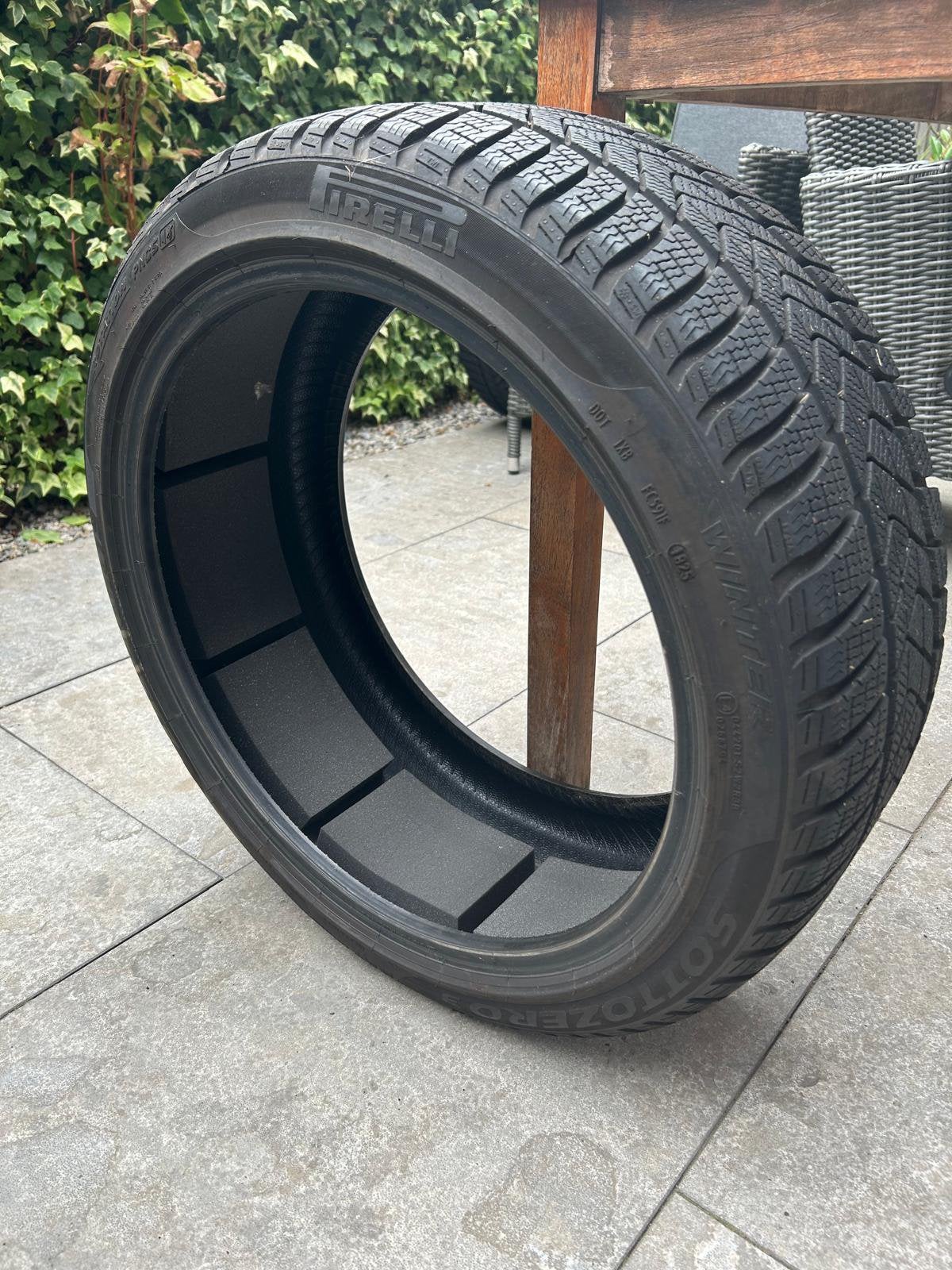 Pirelli SottoZero3 Winterbanden TO (TESLA) uitvoering., Auto-onderdelen, Banden en Velgen, Winterbanden, 235 mm, Band(en), Ophalen