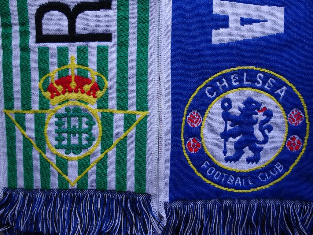 sjaal Real Betis Sevilla - Chelsea (finale EL 2025), Ophalen of Verzenden, Nieuw, Buitenlandse clubs, Vaantje of Sjaal