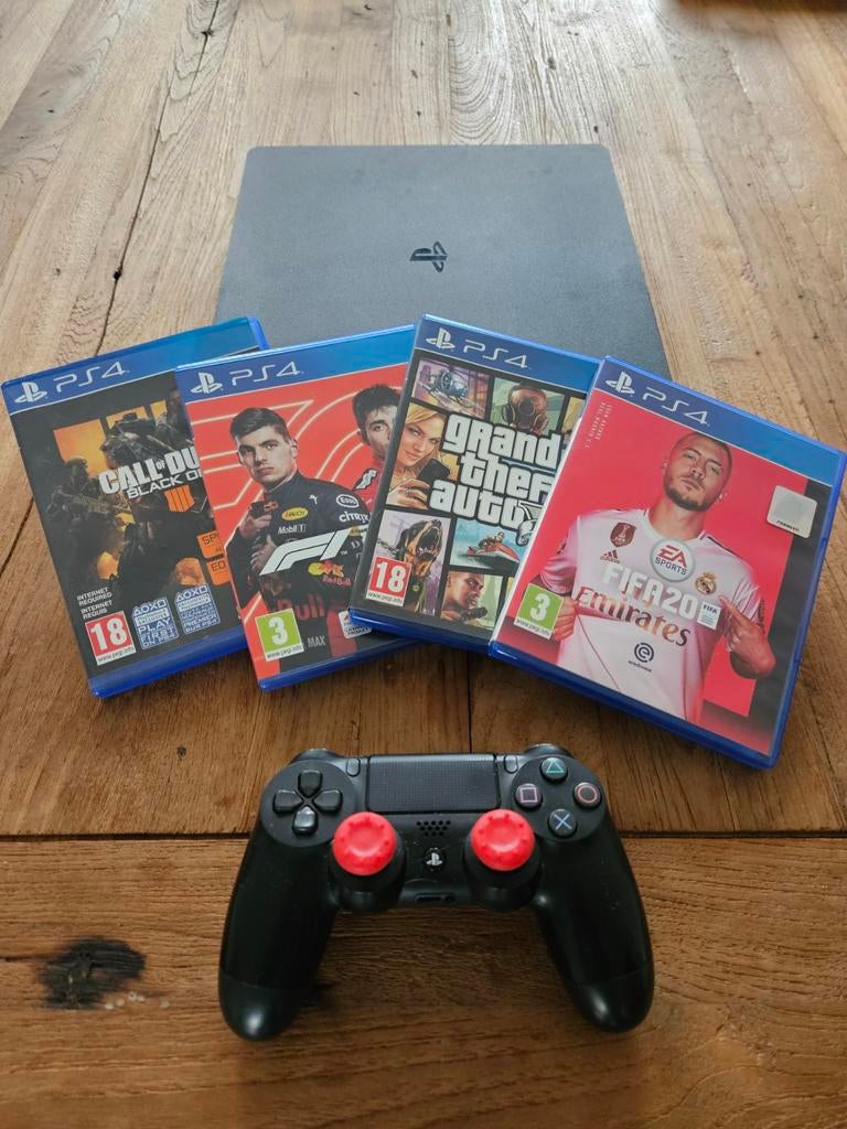 Playstation 4 - 4 spellen - 1 controller - 1 oplaadstation, Spelcomputers en Games, Spelcomputers | Sony PlayStation 4, Original