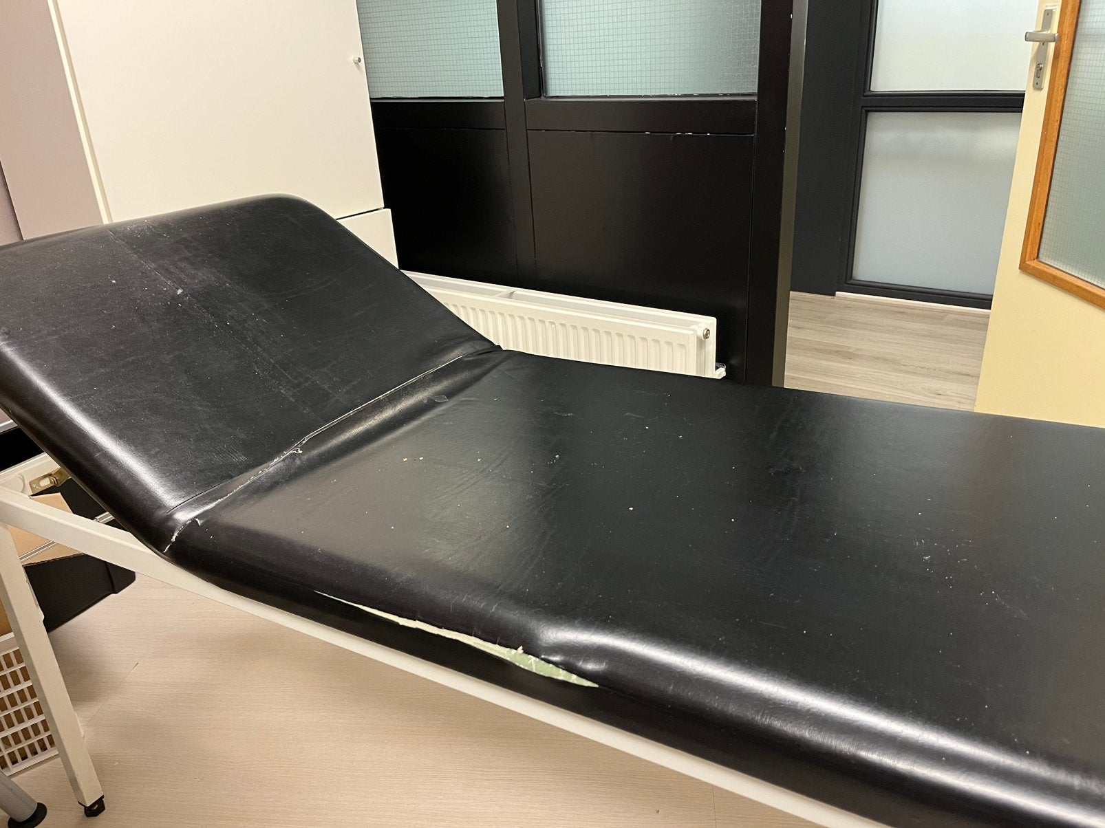 Gebruikte Behandelbank - Zwart, 65x195x66 cm, Sport en Fitness, Massageproducten, Ophalen