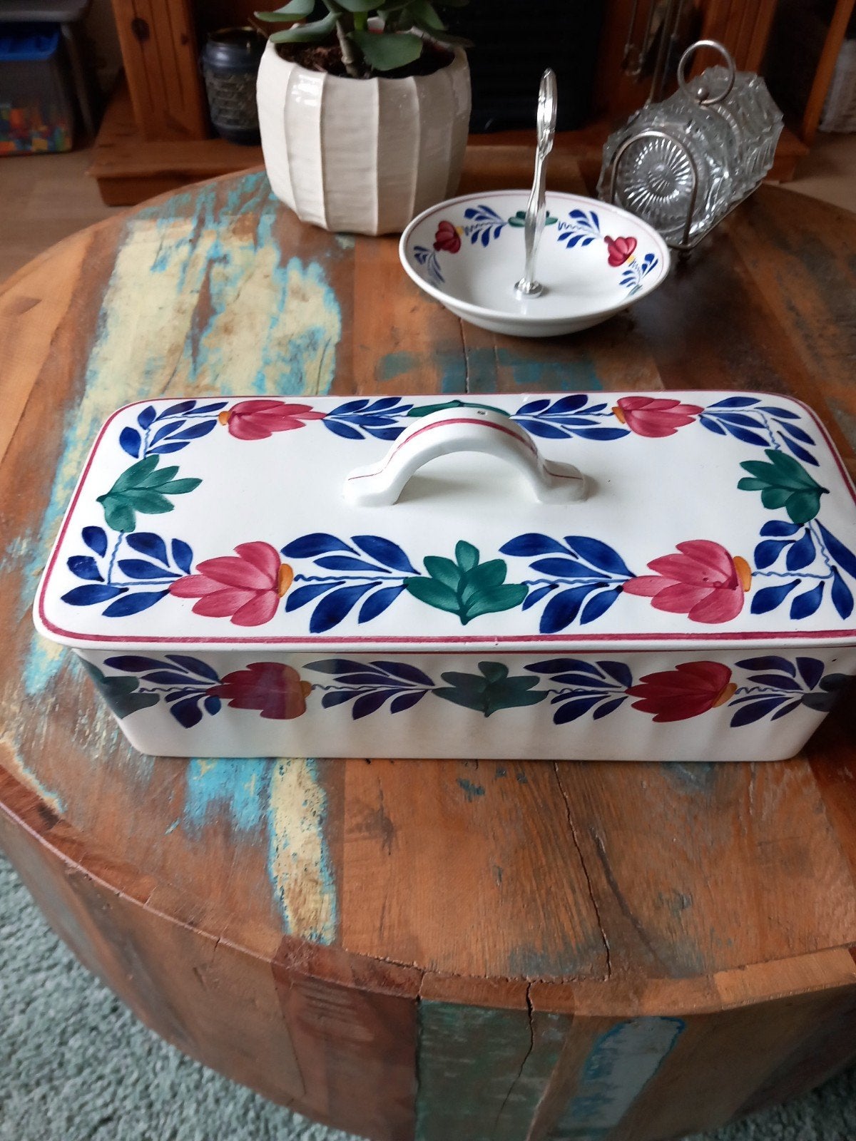 Boerenbont Cake Doos 483a met 10 Rode Bloemen, Ophalen