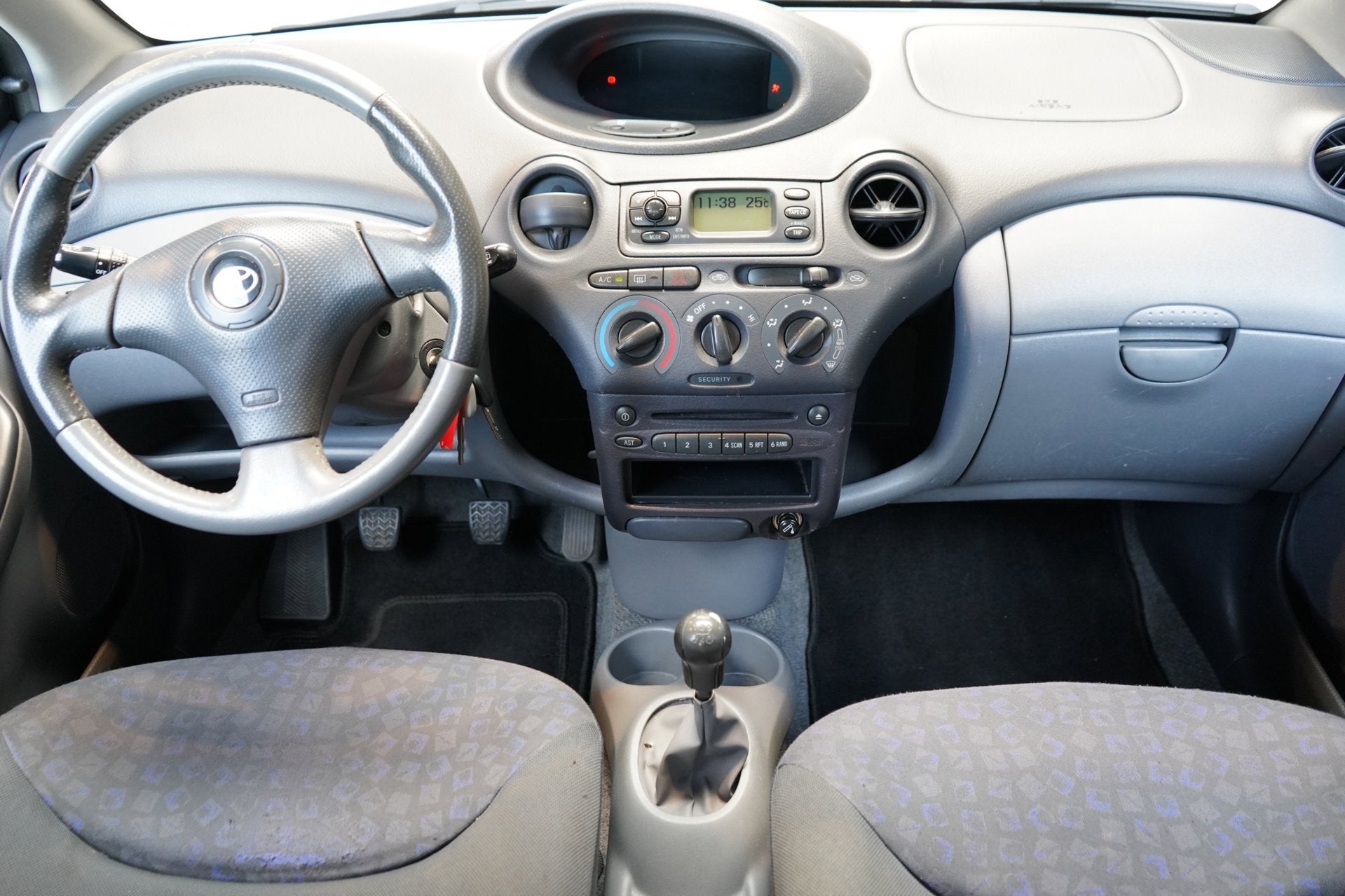 Toyota Yaris 1.3-16V VVT-i YORIN | APK | AIRCO | NAP | TREKH, Auto's, Voorwielaandrijving, Stof, Gebruikt, 31 €/maand