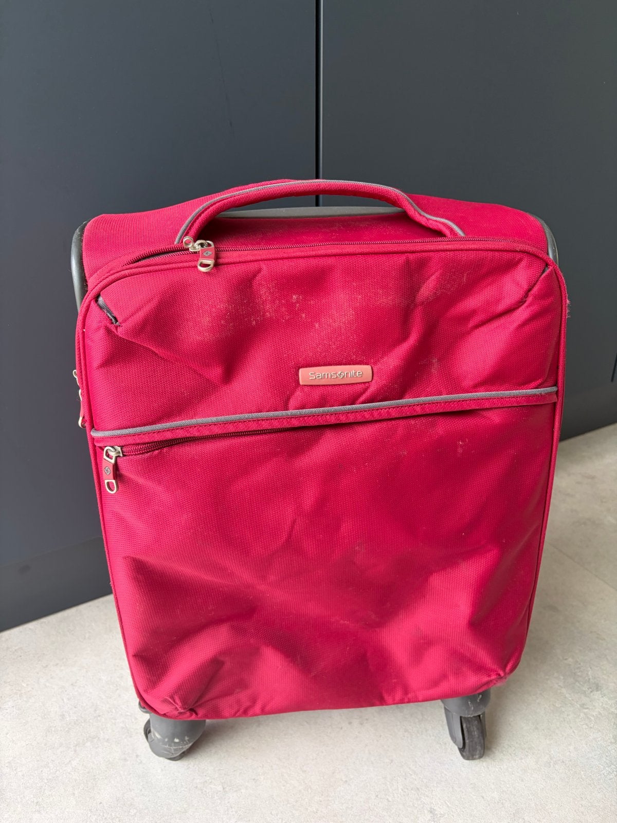 Samsonite reiskoffer rood - compact en handig, Sieraden, Tassen en Uiterlijk, Koffers, Ophalen, Overige materialen, Gebruikt, 50 tot 60 cm