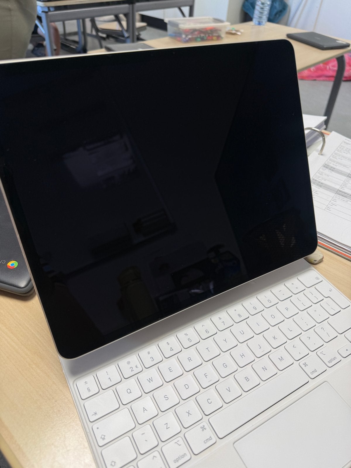 Ipad Air 13 inch met Magic Keyboard (gebruikssporen), Ophalen of Verzenden, Gebruikt, 13 inch of meer, Apple iPad Air