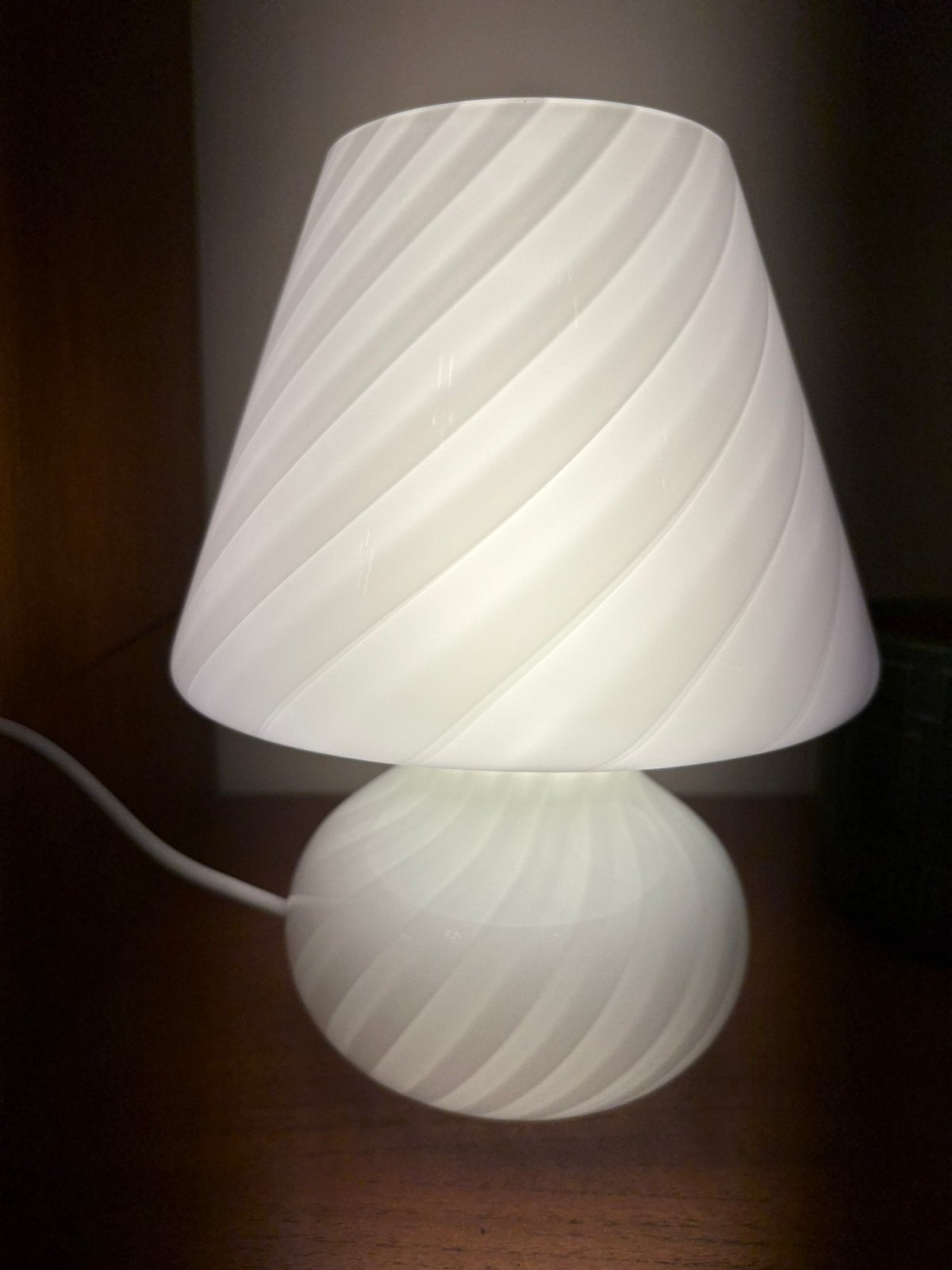 Prachtige vintage murano mushroomlamp / tafellamp swirl, Huis en Inrichting, Lampen | Tafellampen, Met schakelaar, Gebruikt, Vintage