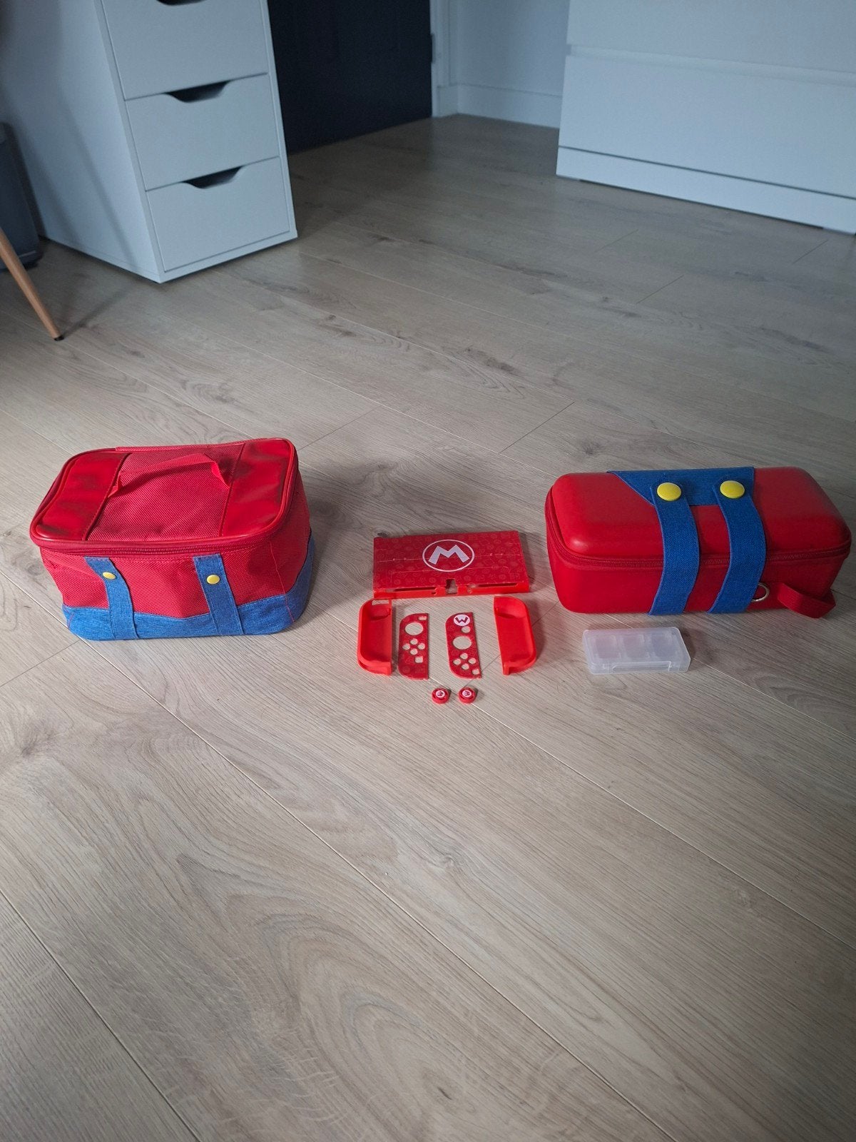 Nintendo Switch Mario reistas en opbergtas, Ophalen of Verzenden, Zo goed als nieuw