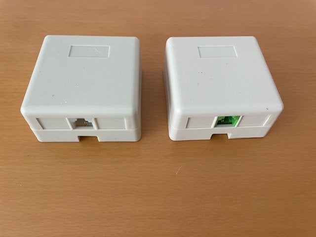 2 Telefoondoosjes en 3 telefoonkabels , Ophalen of Verzenden, Gebruikt