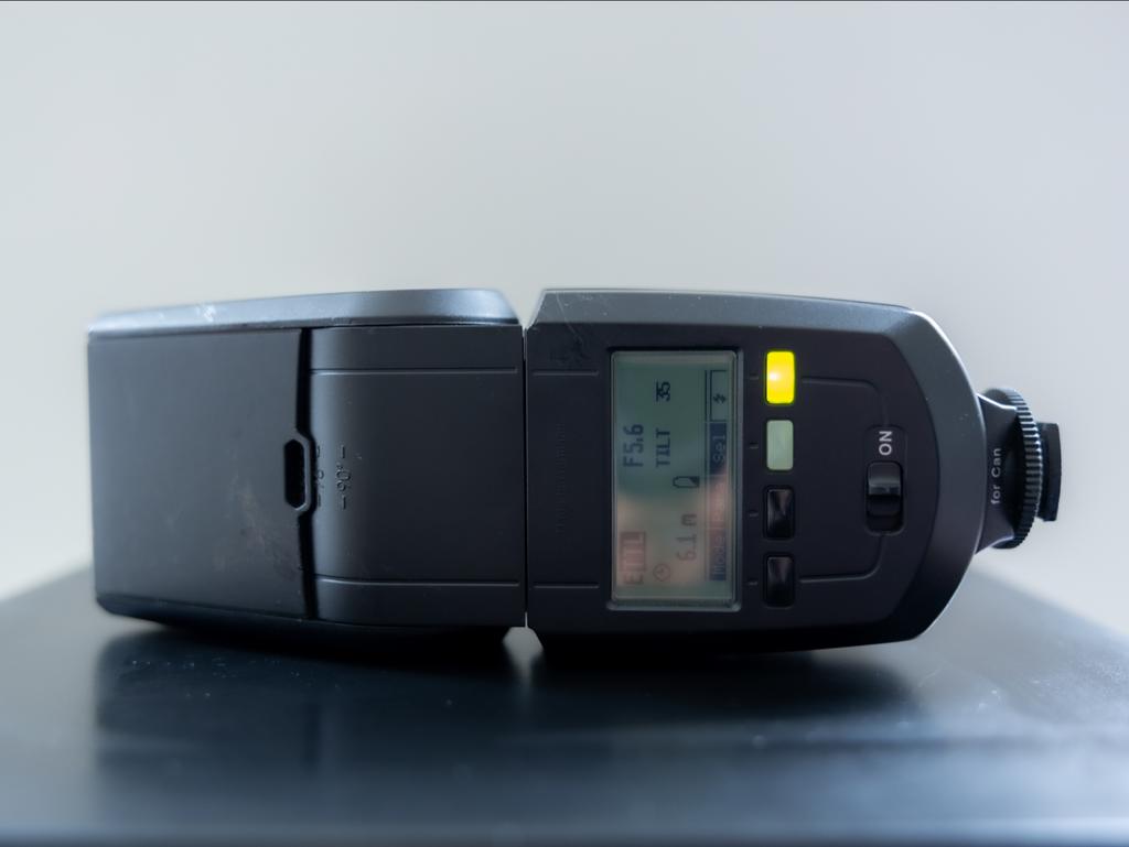 Canon flitser - Ideale beginners flitser, Verzenden, Gebruikt, Canon