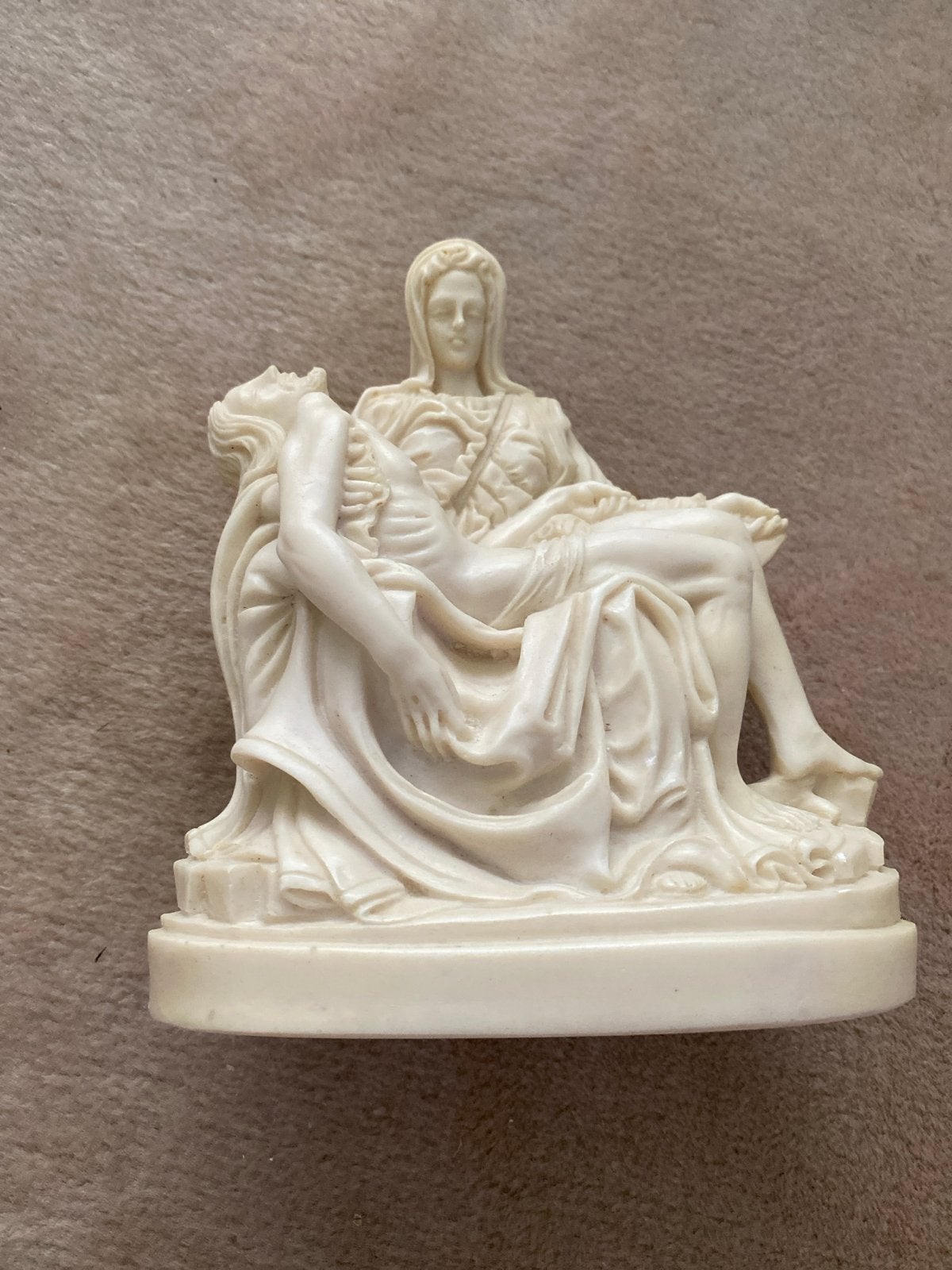 Michelangelo's Piëta Beeldje - Wit composiet 17x15 cm, Minder dan 20 cm, Ophalen of Verzenden, Handgemaakt, Beeld