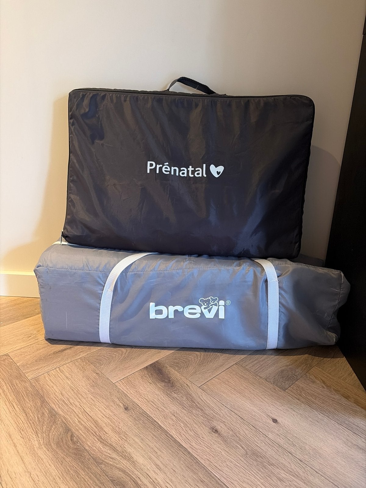 Brevi Reisbedje + matras, Ophalen, Zo goed als nieuw, Reisbedje