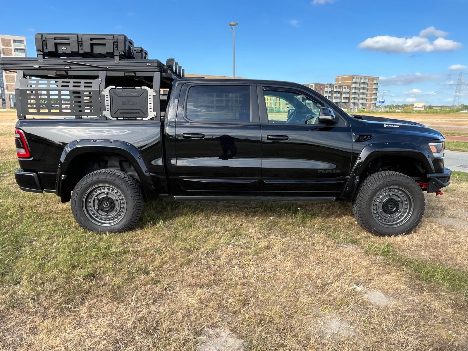Foto 7 van Dodge RAM 1500 Laramie Night 2019 BDS Lift & Fox Overland
