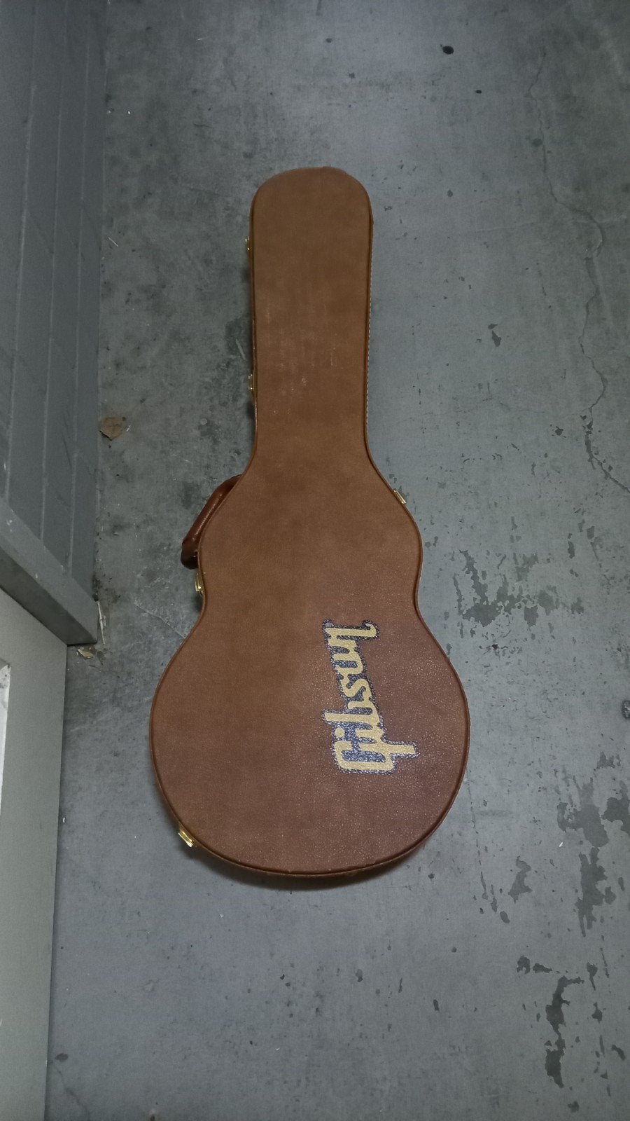Gibson gitaarkoffer  + gratis snaren, Muziek en Instrumenten, Behuizingen en Koffers, Verzenden, Zo goed als nieuw, Elektrische gitaar