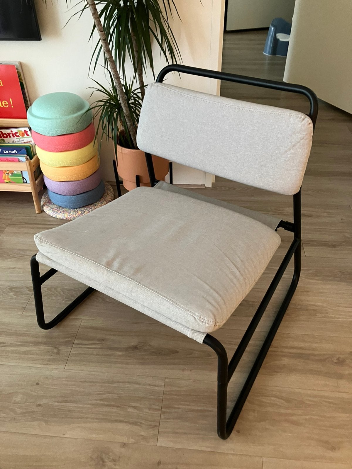 IKEA LINNEBÄCK Fauteuil – Lichtgrijs Vraagprijs: €15, Tuin en Terras, Ophalen, Gebruikt, Metaal, Verrijdbaar