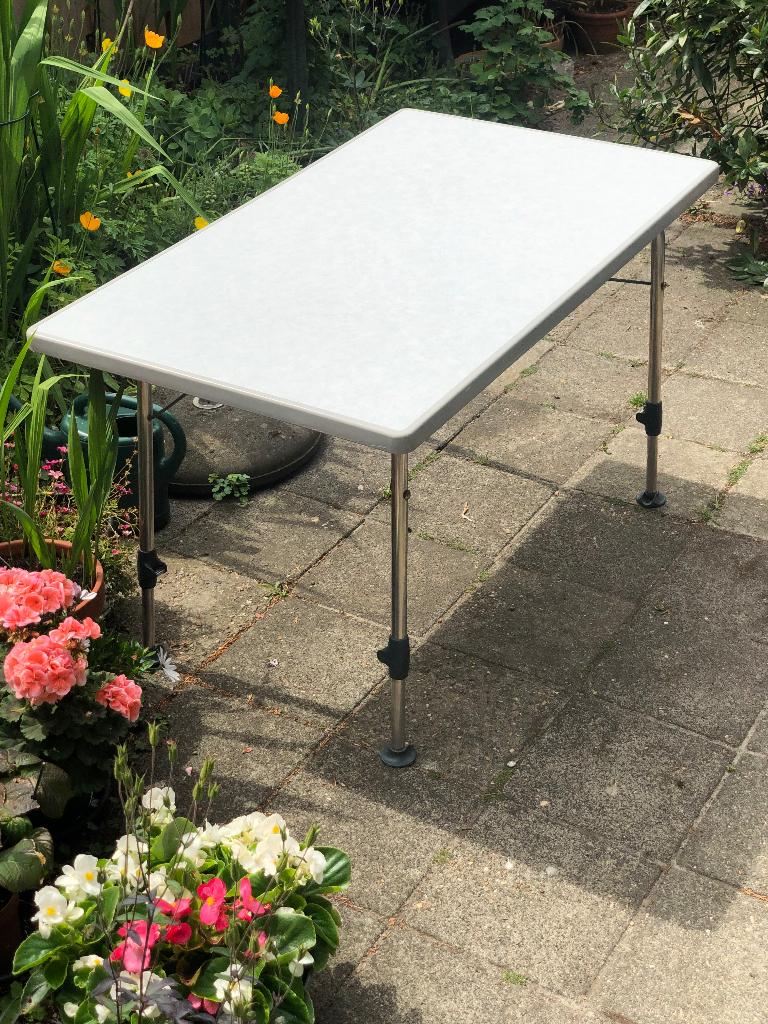 Campingtafel Kampeertafel Tuintafel 115 x 70 cm, goede staat, Caravans en Kamperen, Kampeermeubelen, Ophalen, Gebruikt, Campingtafel
