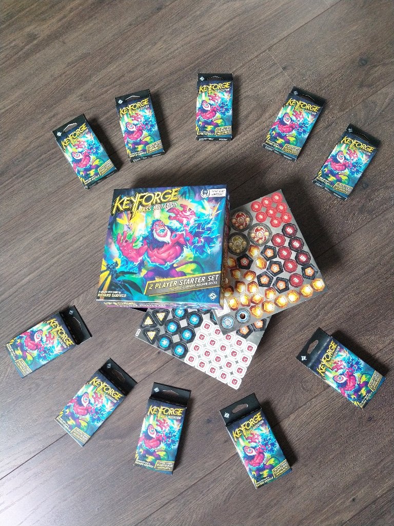 Keyforge Set: 10 Decks met alle fiches die je nodig hebt!!!, Hobby en Vrije tijd, Een of twee spelers, Ophalen of Verzenden, Zo goed als nieuw