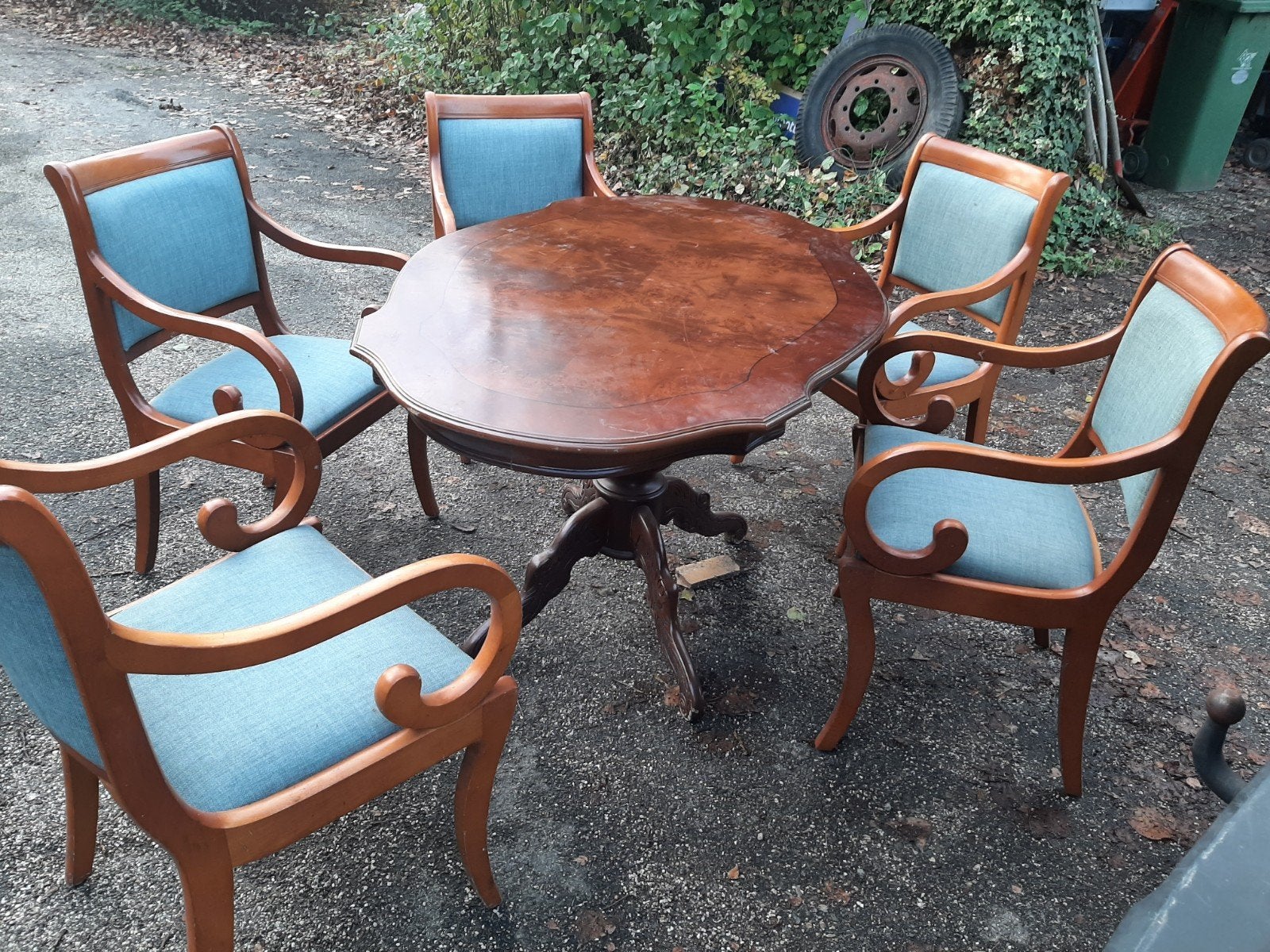 Tafel met 5 stoelen, Ophalen