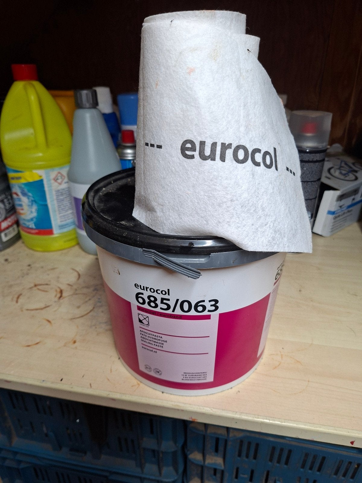 Eurocol 685/063 afdichtpasta - net iets minder dan de helft, Ophalen