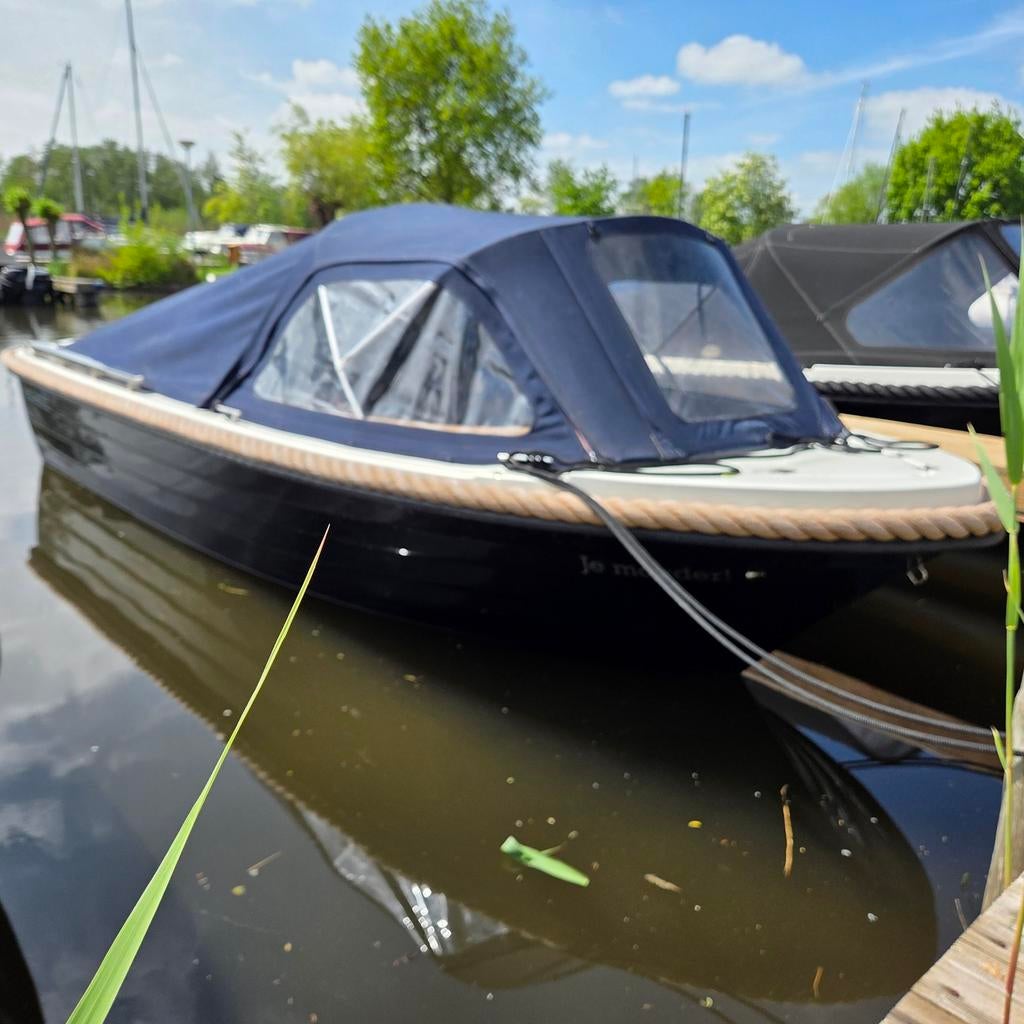 Silveryacht 525 Sloep: Luxe, Comfort en Functionaliteit, Watersport en Boten, Ophalen, 10 tot 30 pk, Zo goed als nieuw, 3 tot 6 meter