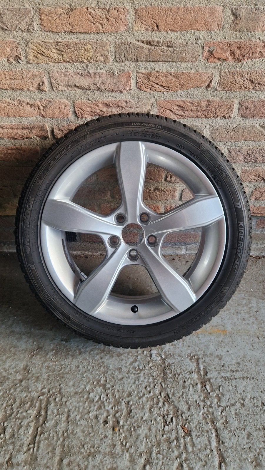 Officiële Audi A1 16" velgen met 195/45 R16 Allseason banden, Auto-onderdelen, Ophalen, 16 inch, Banden en Velgen, Nieuw