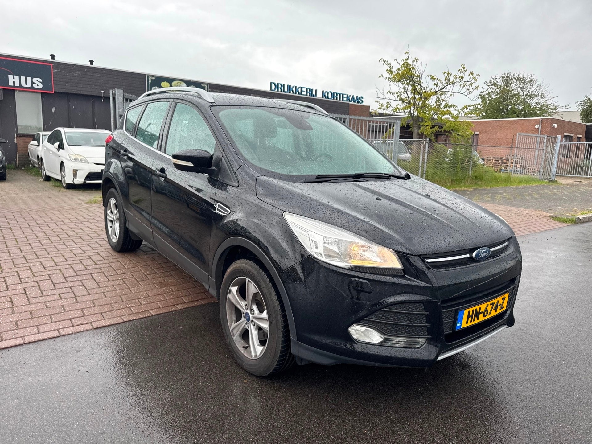 Ford Kuga 1.5 Trend NAVI/CLIMA NEW MODEL EURO 6, Auto's, Euro 6, 4 cilinders, Zwart, Origineel Nederlands