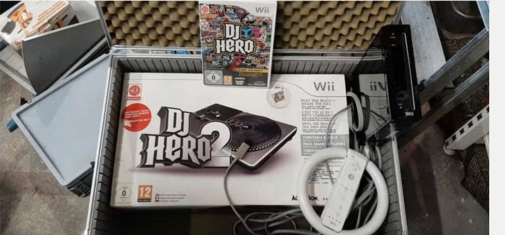spelcomputer Wii set met DJ Hero 2 turntable, Ophalen, Gebruikt, ., .