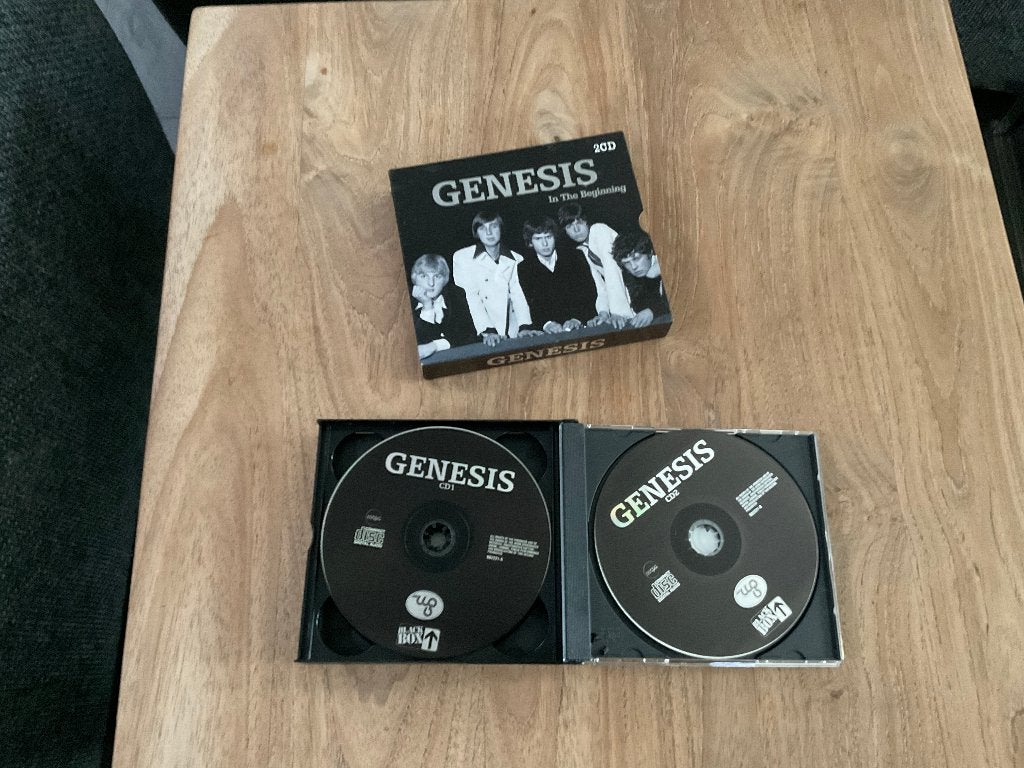 Genesis - In the Beginning 2 cd box., Cd's en Dvd's, Inclusief boekje, Boxset, Ophalen of Verzenden, Zo goed als nieuw