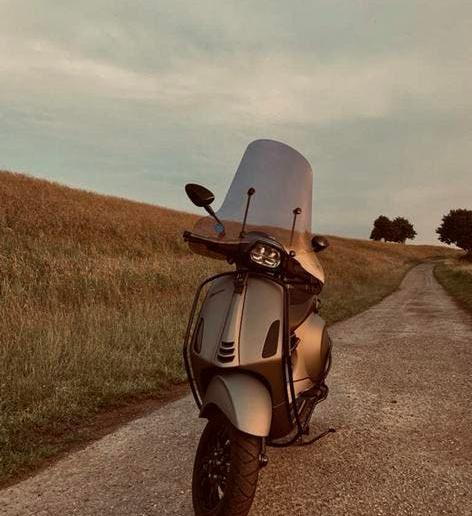 Vespa sprint, Ophalen, Zo goed als nieuw, Benzine