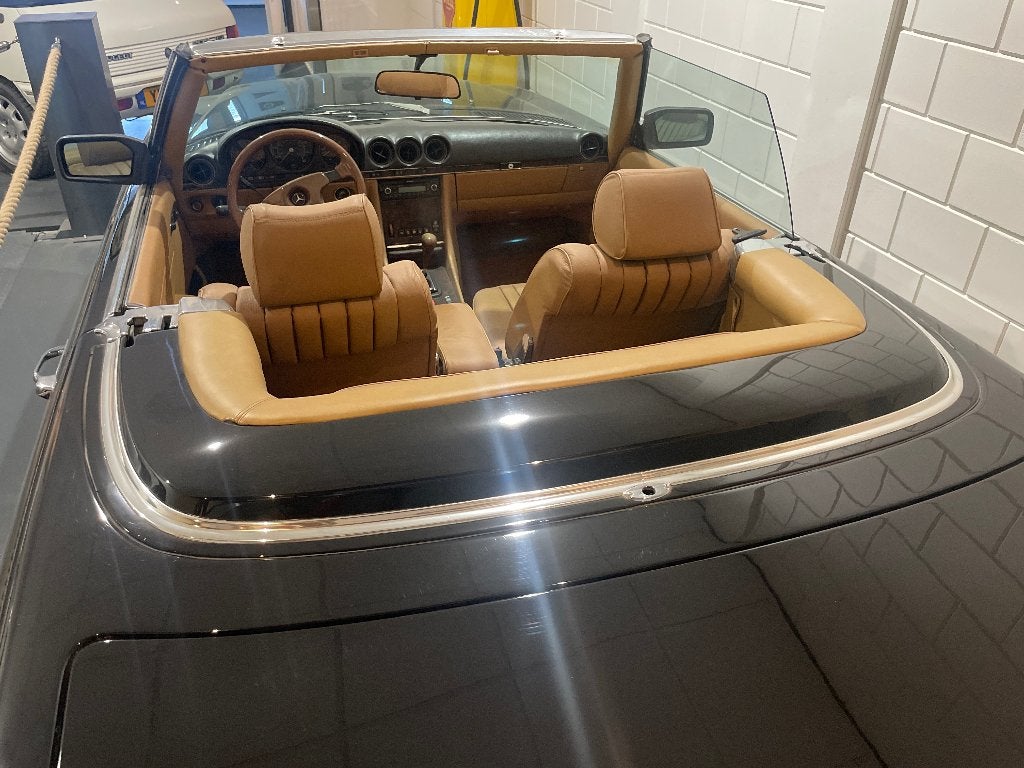 Mercedes-Benz SL 3.8 380 SL AUT 1983 Zwart, Achterwielaandrijving, 8 cilinders, Cabriolet, 4 stoelen