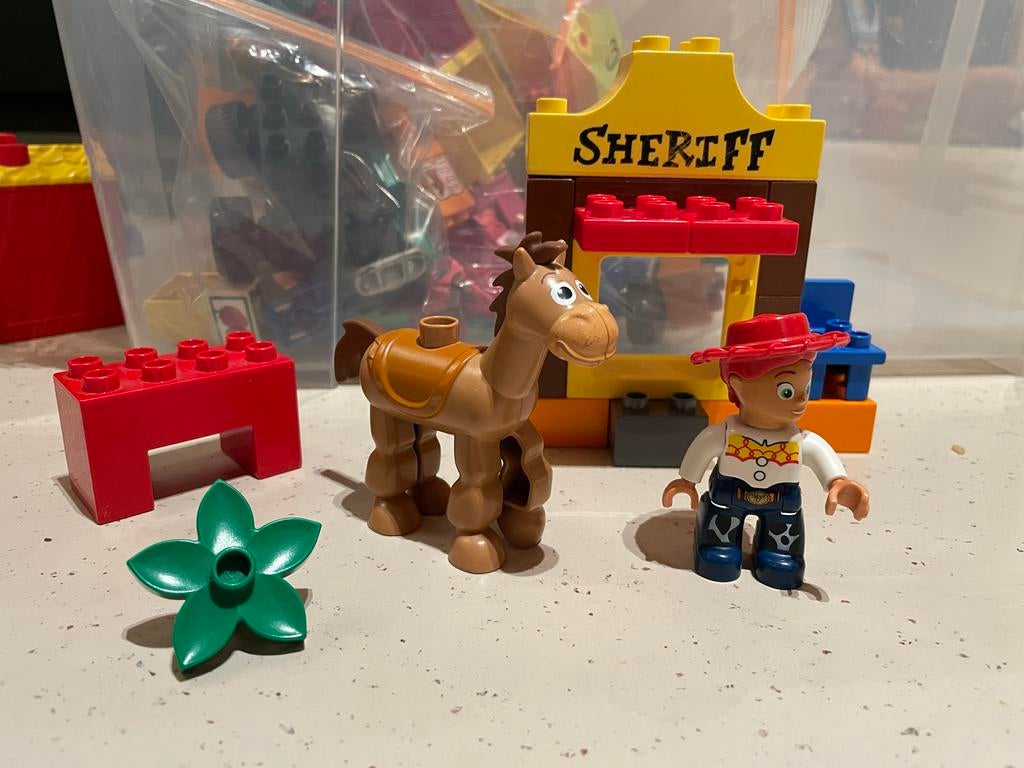 Lego Duplo Toy Story 3 Sheriff Kantoor met Jessie en Bullsey, Gebruikt, Overige thema's, Ophalen of Verzenden, Compleet