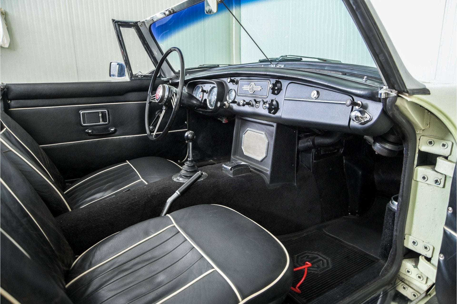 MG B (bj 1968), foto 12