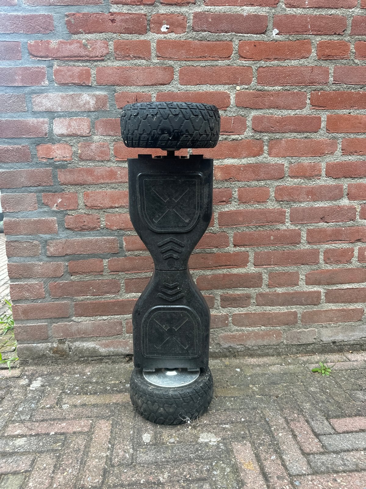 Zwarte Hoverboard met robuuste wielen, Ophalen of Verzenden, Gebruikt, Elektrische step (E-scooter)