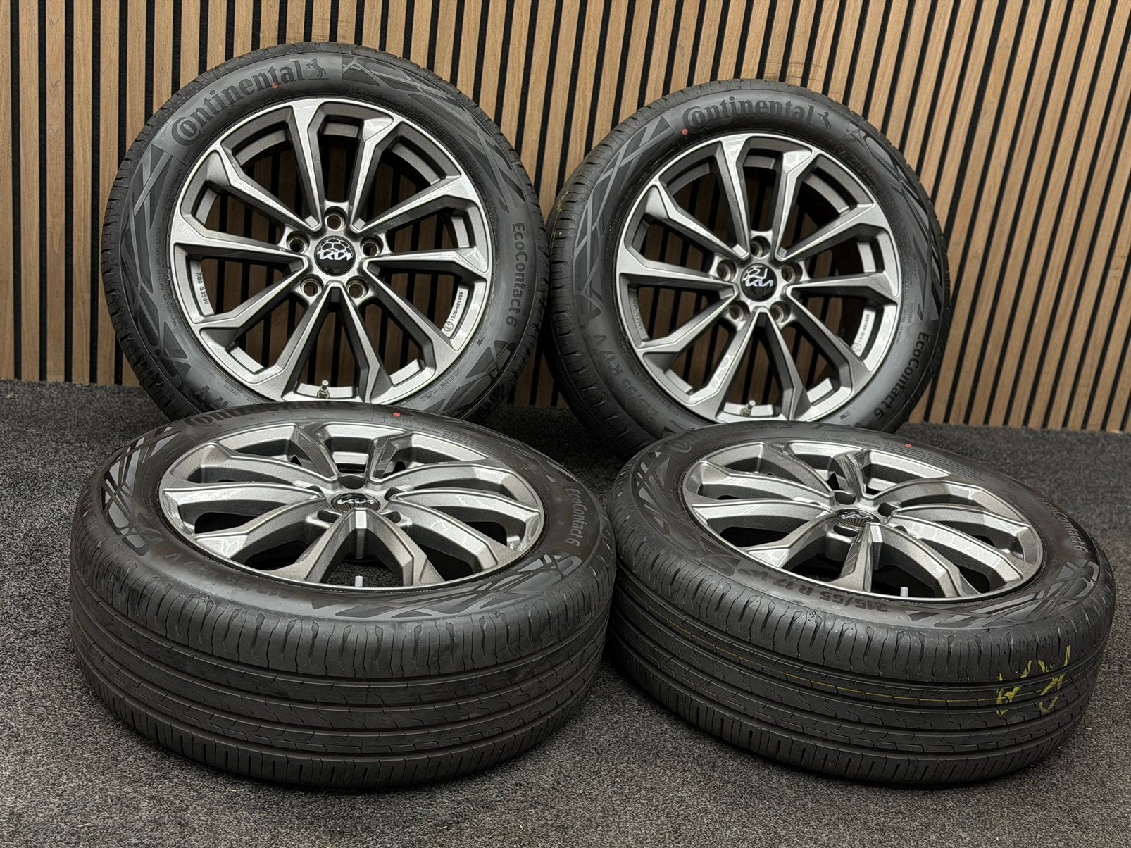 17 inch Dezent KS - Kia Niro e-Soul 5x114.3 ET50 Continental, Ophalen, 215 mm, ., Banden en Velgen