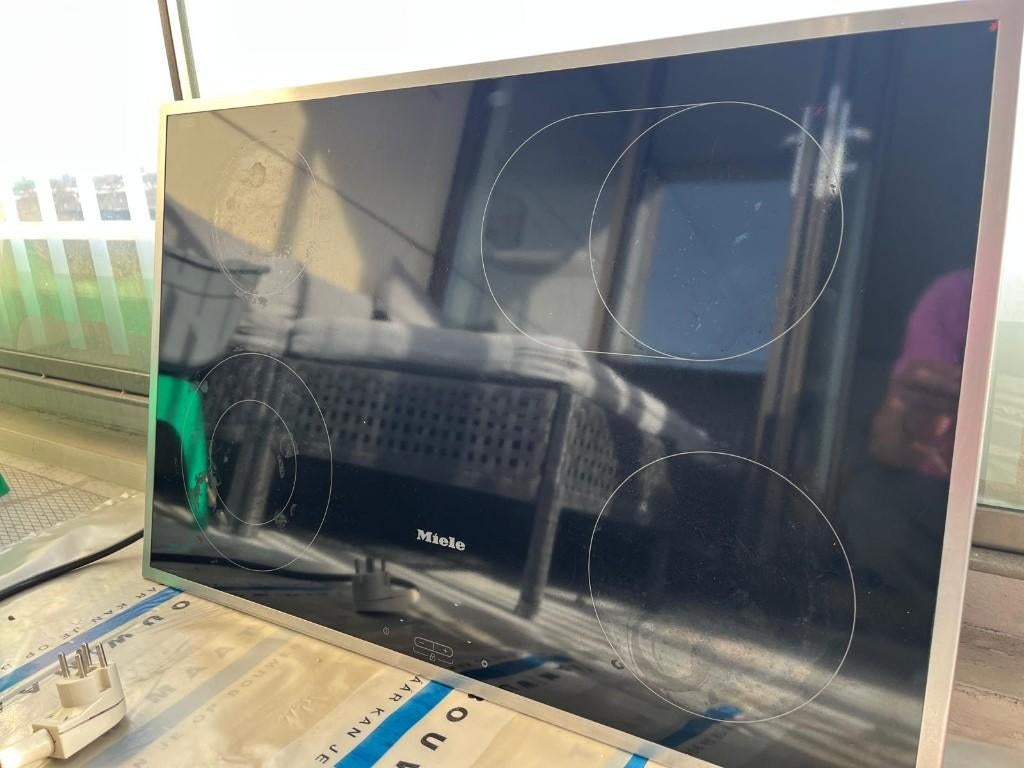 Miele Keramische Kookplaat KM 5607 x 4 zones (Gebrukit/Used), Witgoed en Apparatuur, Kookplaten, Ophalen, Gebruikt, 4 kookzones