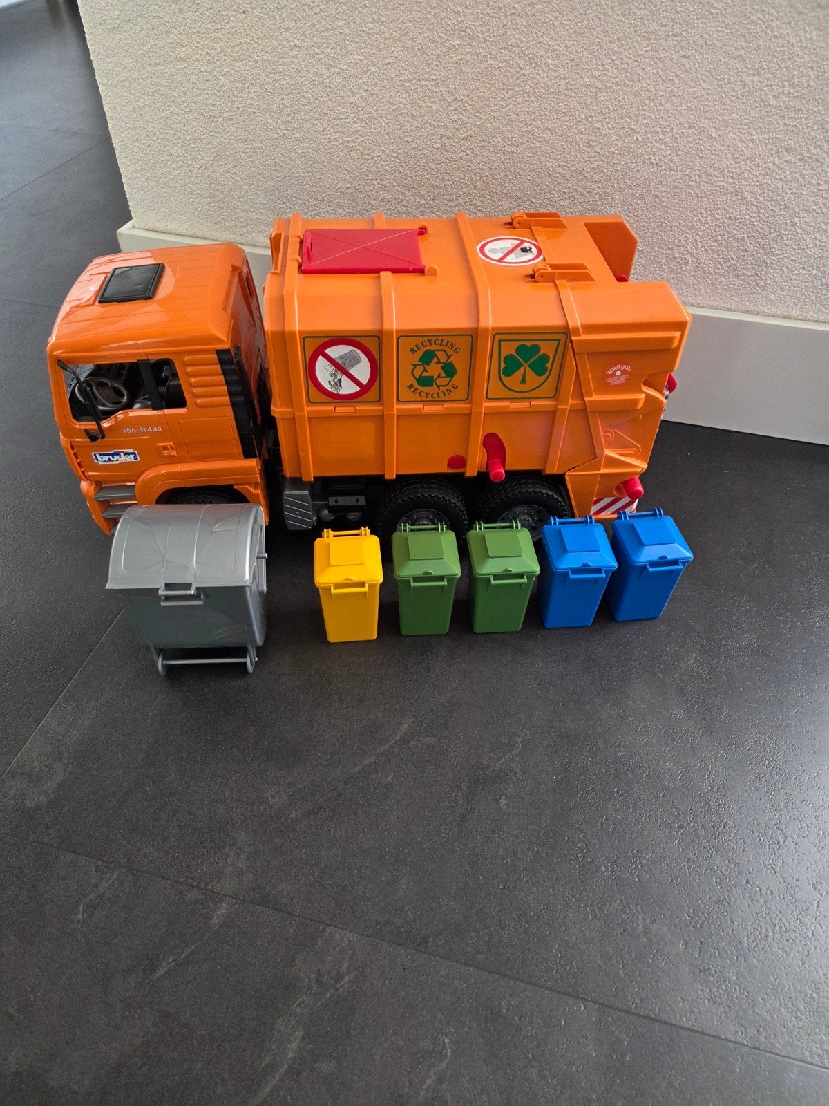 Bruder MAN vuilniswagen met containers, Ophalen, Zo goed als nieuw