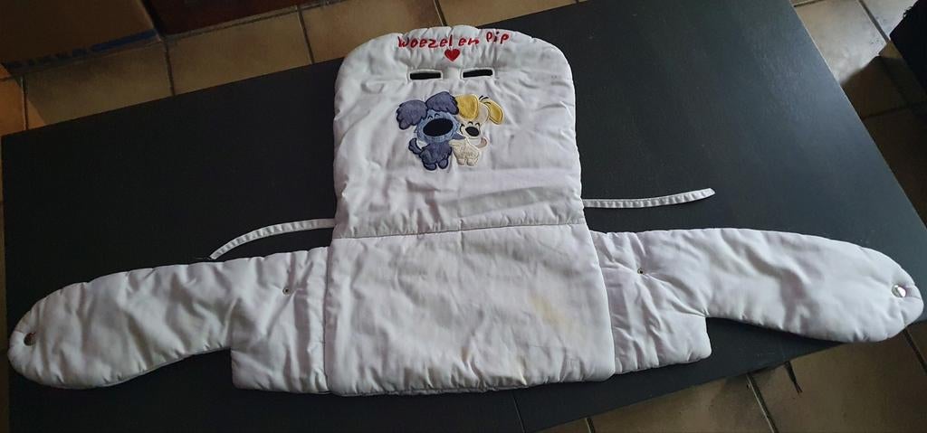 Stoelverkleiner van woezel en pip, kleur wit., Kinderen en Baby's, Kinderkamer | Tafels en Stoelen, Ophalen of Verzenden, Zo goed als nieuw
