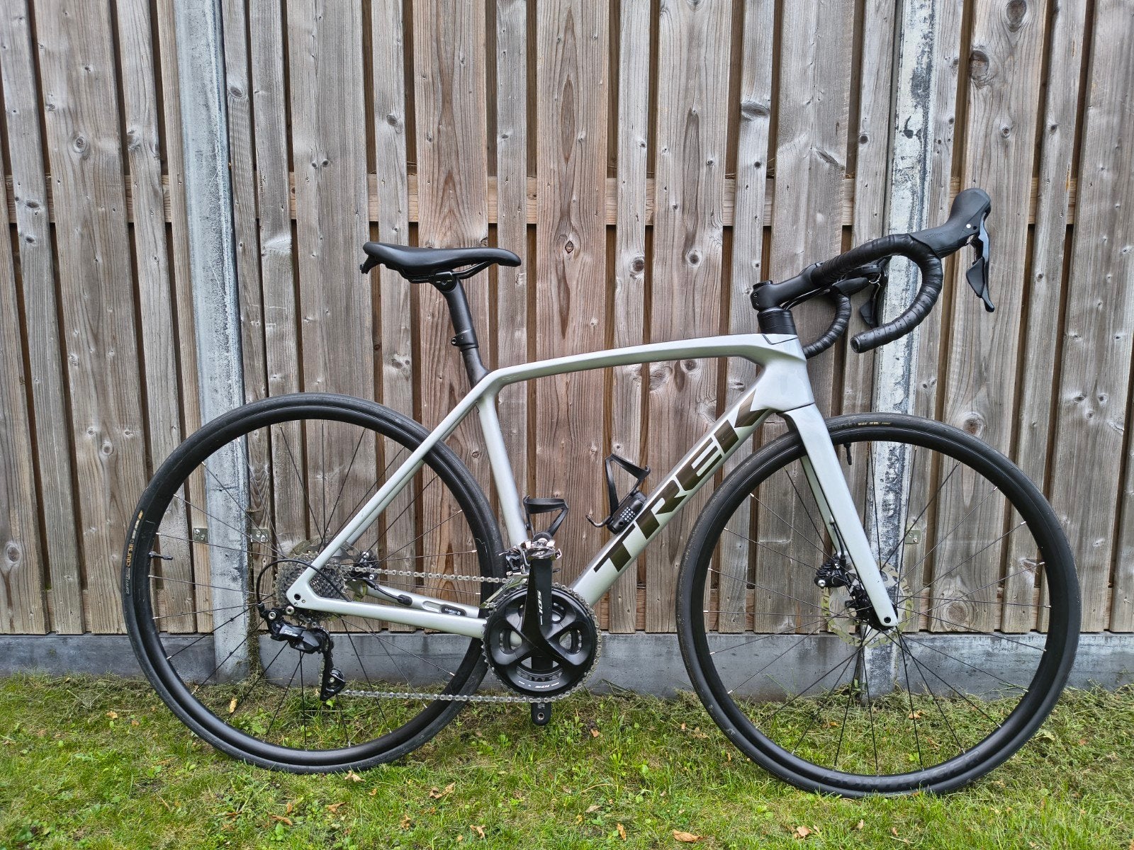 Foto 2 van Trek Emonda SL5 Disc 2022 - Quick Silver - Maat 54