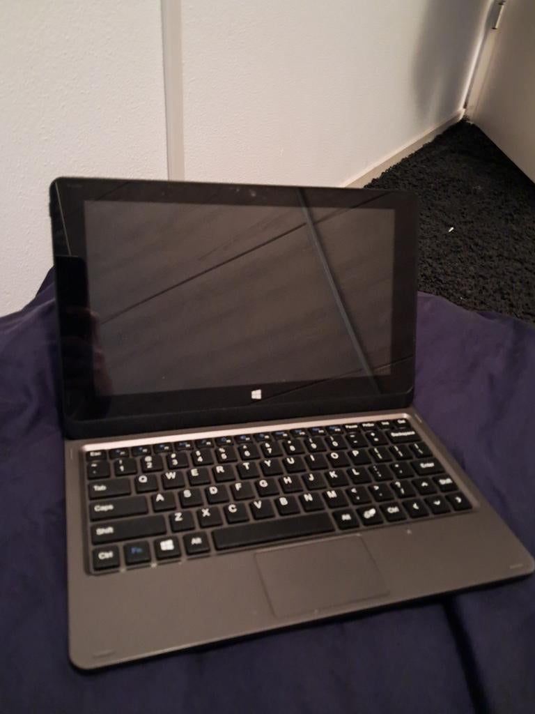 Empire 2-in-1 Tablet/Laptop - Windows & Intel, 10 inch, D10016CZ, 32 GB, Empire