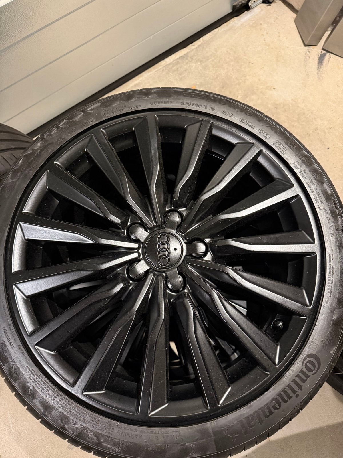 Originele Audi A3 18 inch velgen met Continental zomerbanden, Ophalen, 18 inch, Gebruikt, Banden en Velgen