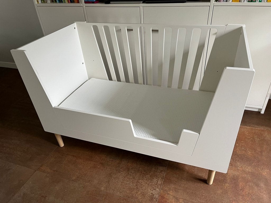 Mooi ledikantje van Done by Deer 70 x 140 cm wit, Kinderen en Baby's, Ophalen, Hoogslaper of Stapelbed, 70 tot 85 cm, 140 tot 160 cm