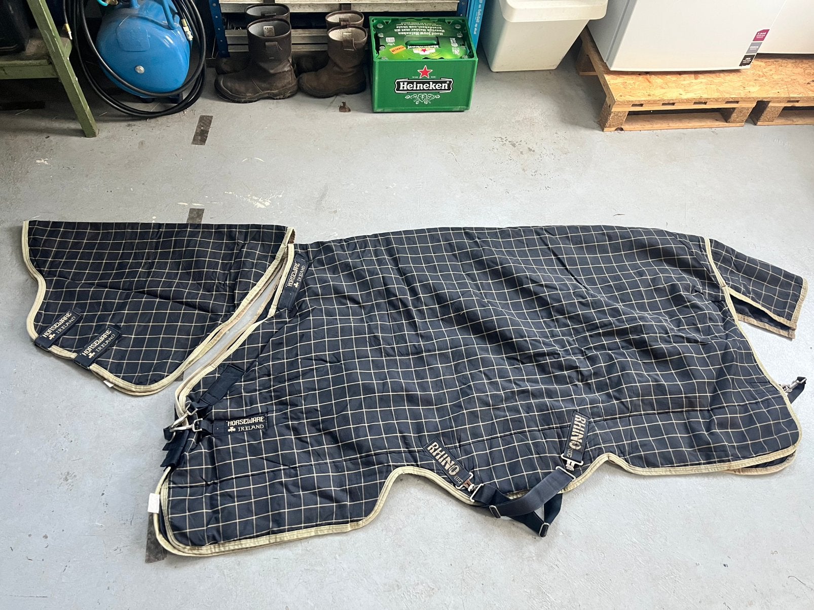 Rhino Heavy winterdeken 370 gram maat 6.0 met hals, Gebruikt, Overige materialen, Ophalen of Verzenden, Afneembare hals