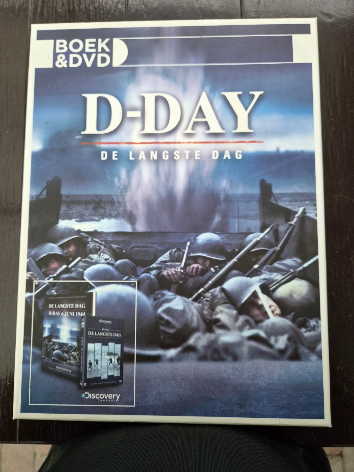 D-Day boek met dode, Oorlog of Misdaad, Alle leeftijden, Zo goed als nieuw, Ophalen of Verzenden
