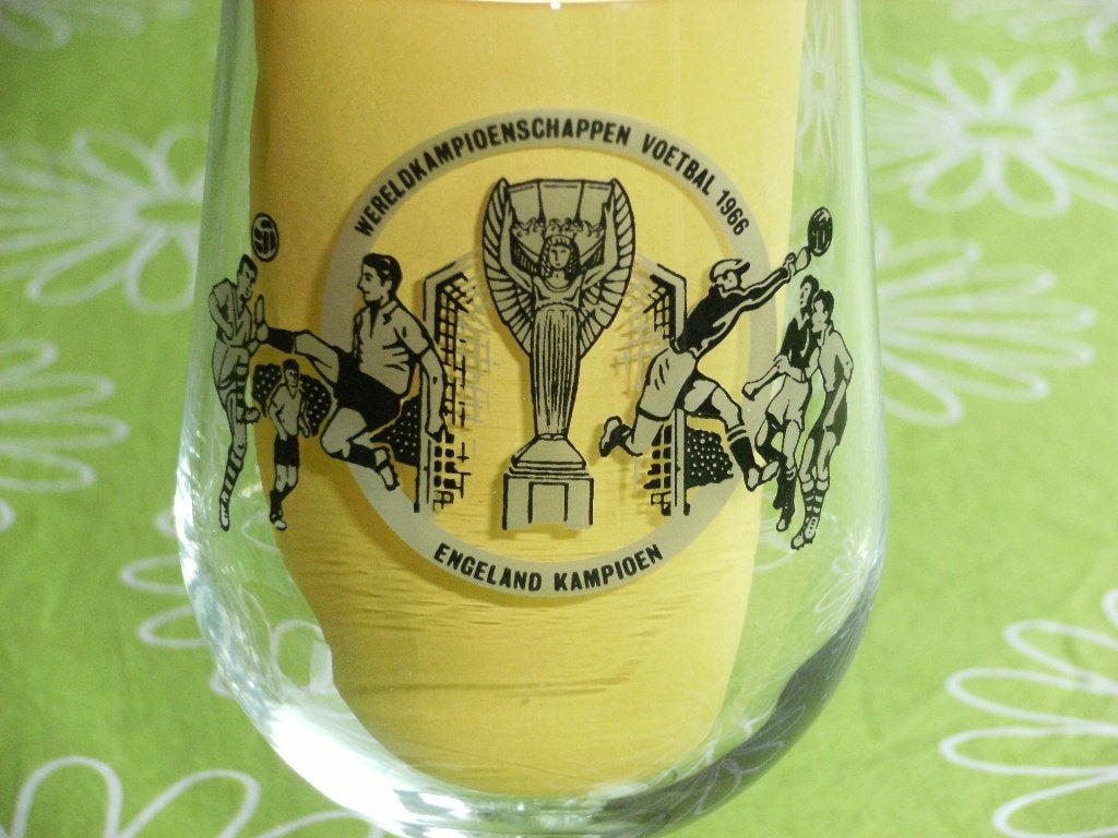 Wereldkampioenschappen voetbal 1966 - Engeland Kampioen glas, Ophalen of Verzenden, Zo goed als nieuw, Buitenlandse clubs, Overige typen
