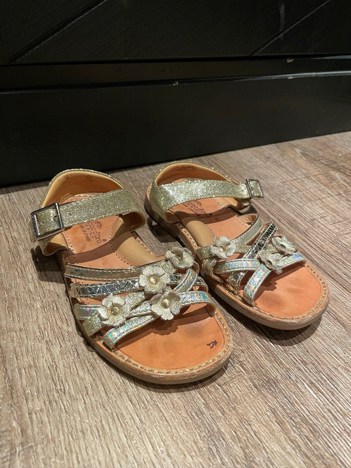 zecchino d'oro meiden gouden glitter sandalen slippers mt 26, Kinderen en Baby's, Kinderkleding | Schoenen en Sokken, Meisje, Schoenen