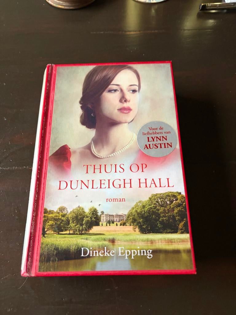 Thuis op Dunleigh Hall - Dineke Epping (roman), Ophalen of Verzenden, Zo goed als nieuw