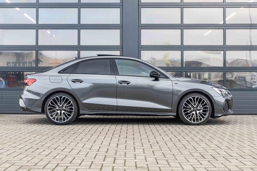 Audi A3 Limousine 35 TFSI 150pk S-tronic S Edition | Panoram, Auto's, 12 maanden, 1300 kg, 1498 cc, 4 cilinders