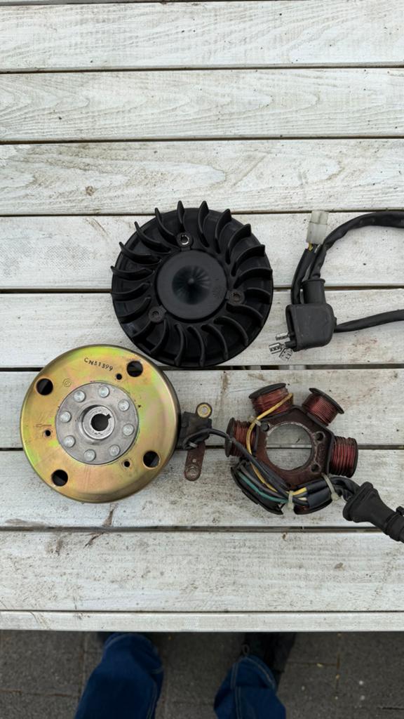 Piaggio Zip 2t Ontsteking Oud type Vliegwiel Stator, Ophalen of Verzenden, Zo goed als nieuw, Blok