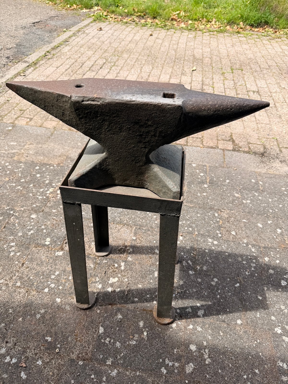 Aambeeld met bok, Ophalen, Gebruikt