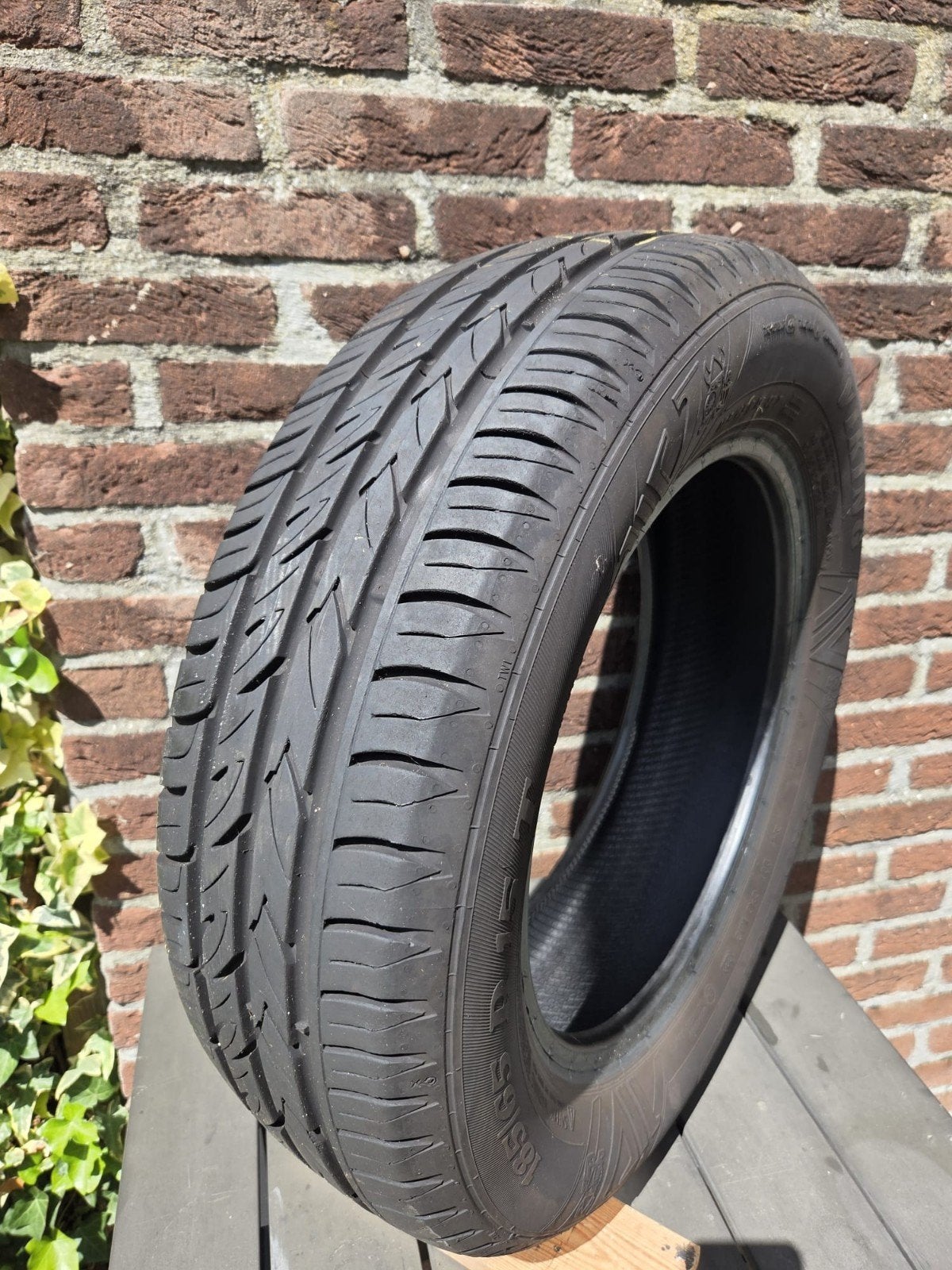 2 Zomerbanden 185/65 R15T - Weinig gebruikt, goede staat, Auto-onderdelen, Overige Auto-onderdelen, Ophalen of Verzenden