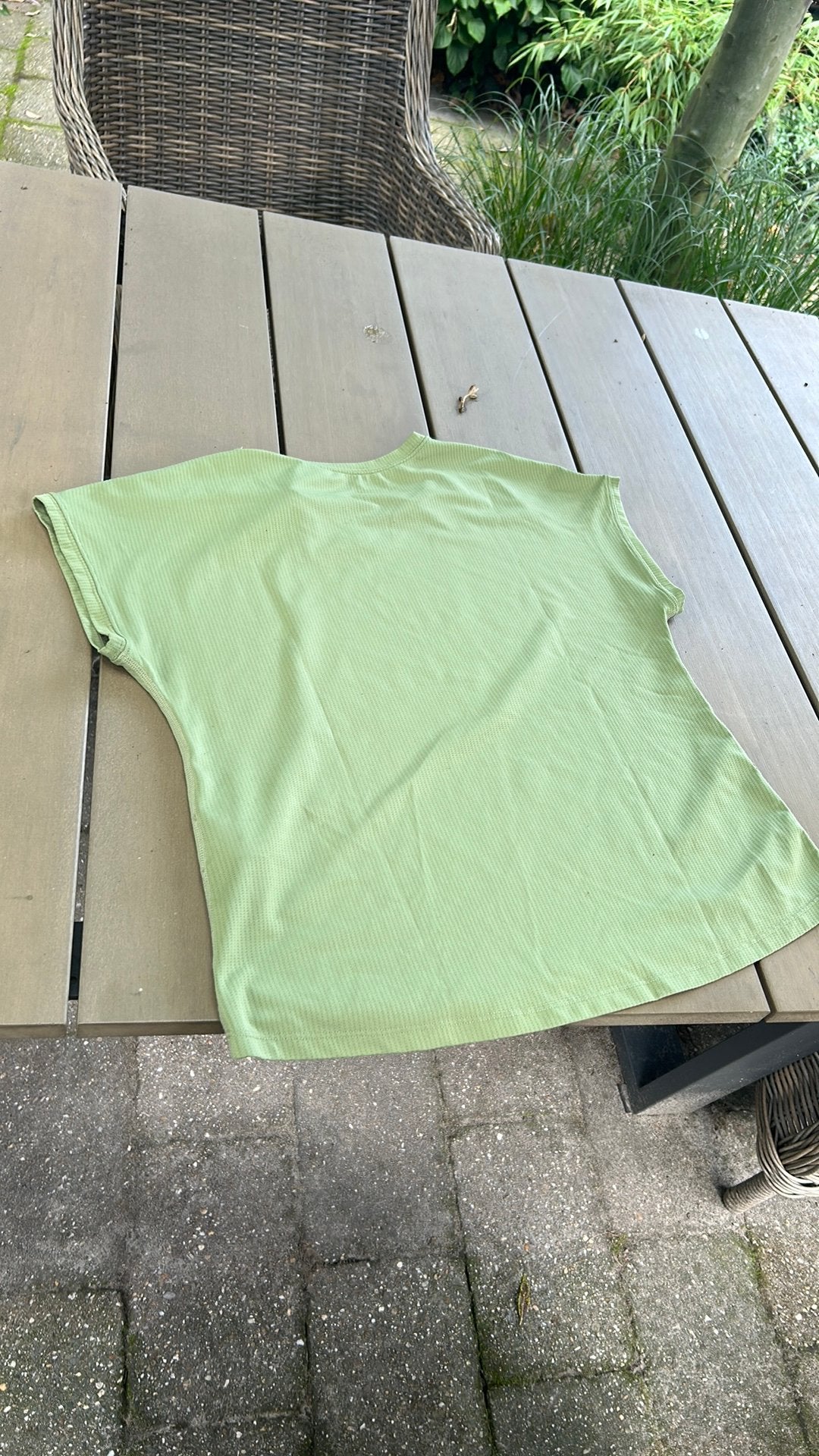 Nike groen tennisshirt - Maat M, Maat 38/40 (M), Ophalen of Verzenden, Zo goed als nieuw, Racketsport